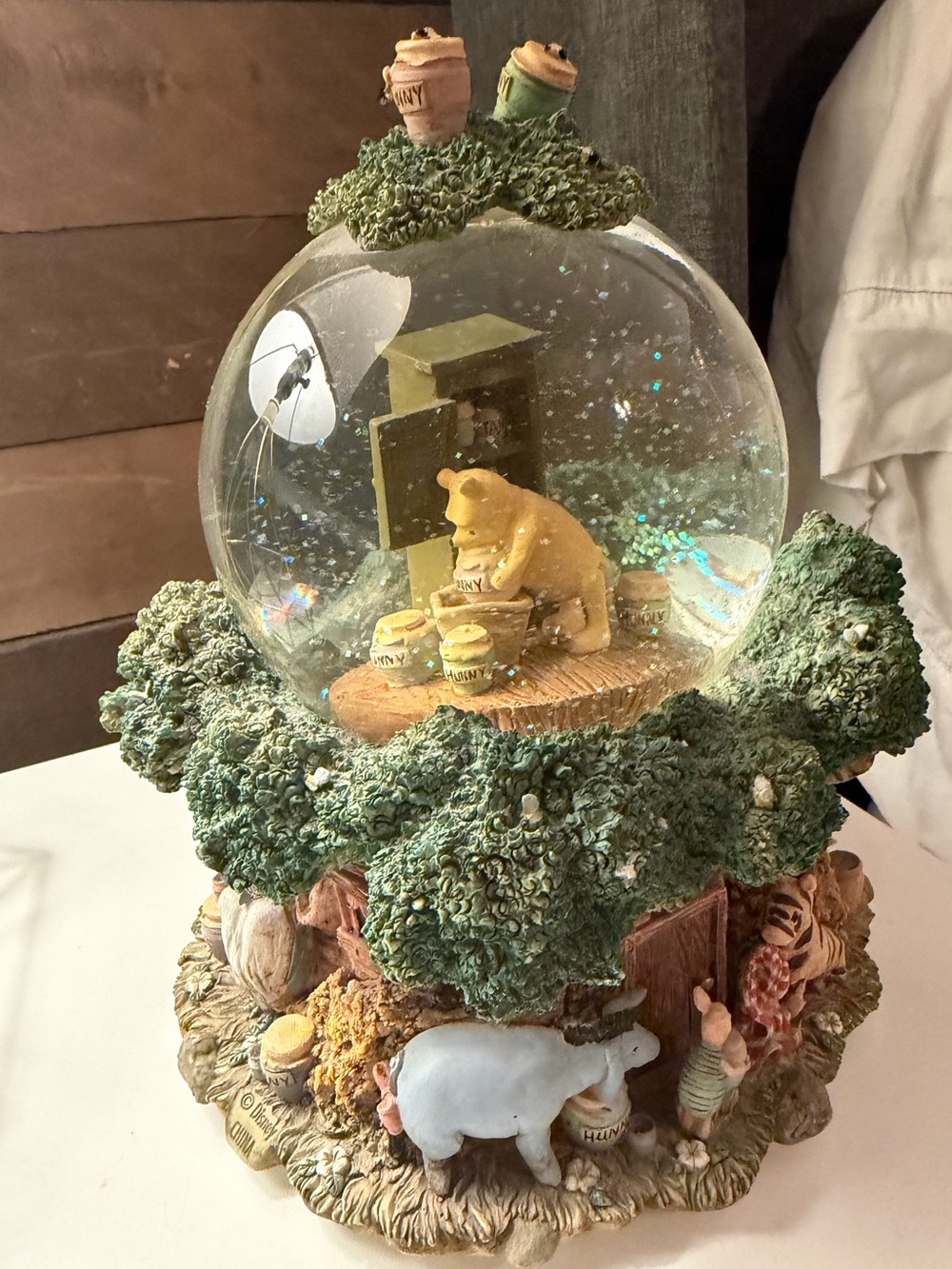 Classic Winnie the Pooh Hunny Tree Musical Snowglobe w/ Pooh & Friends- RARE